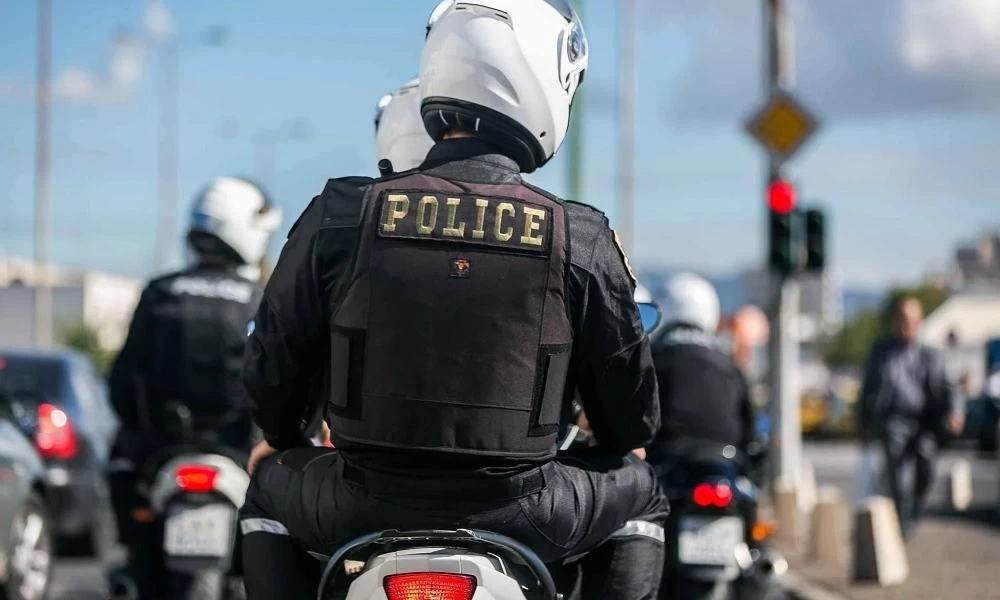 Άνοιξε ο ασκός του Αιόλου! Μετά τους υγειονομικούς και αστυνομικοί κατά του υποχρεωτικού εμβολιασμού